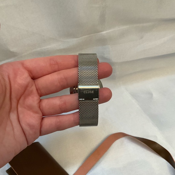 Cluse Unisex Silver Mesh Strap Watch - White Dial - Picture 5 of 7